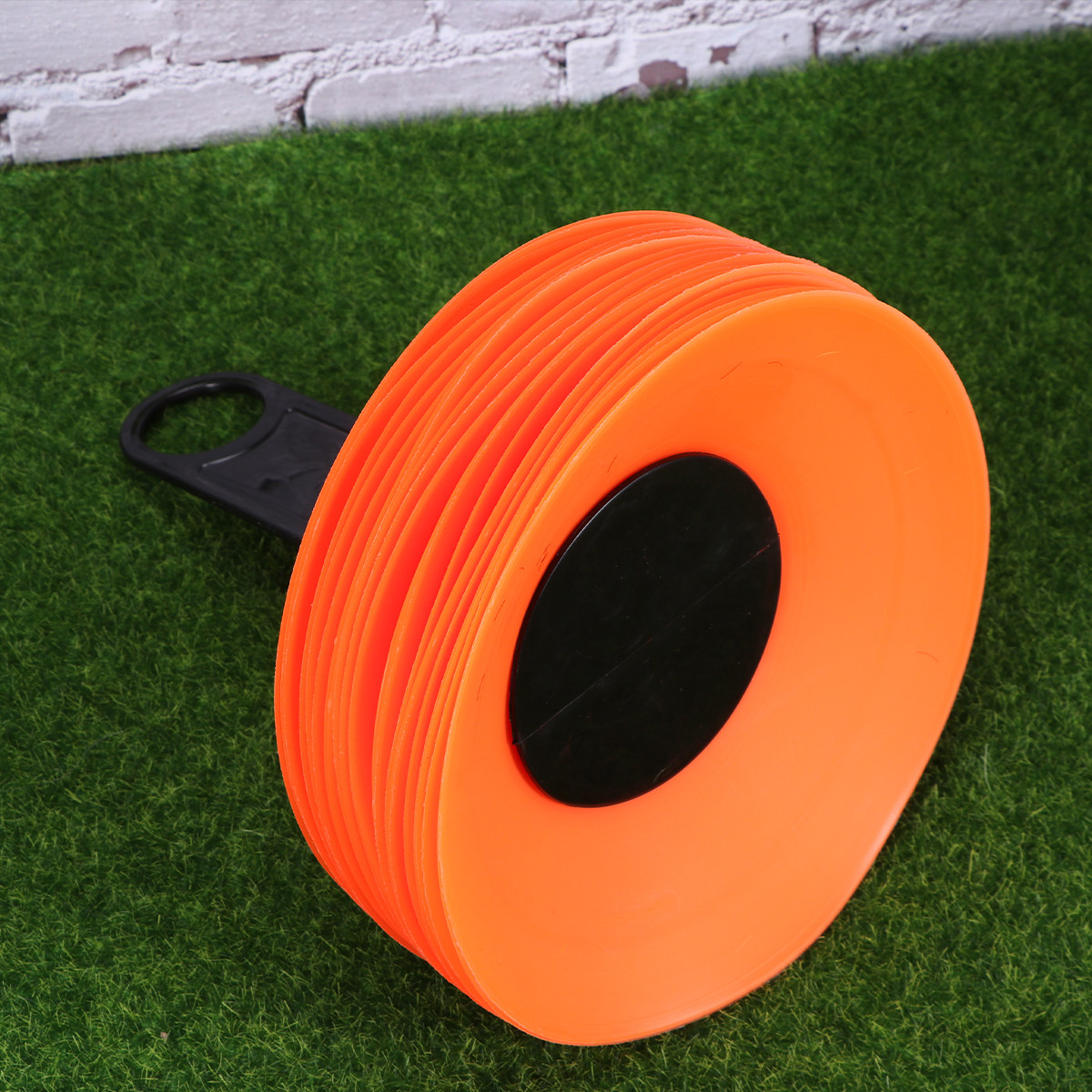 Sports Equipment Set - مجموعة من 26 قطعة من أقراص